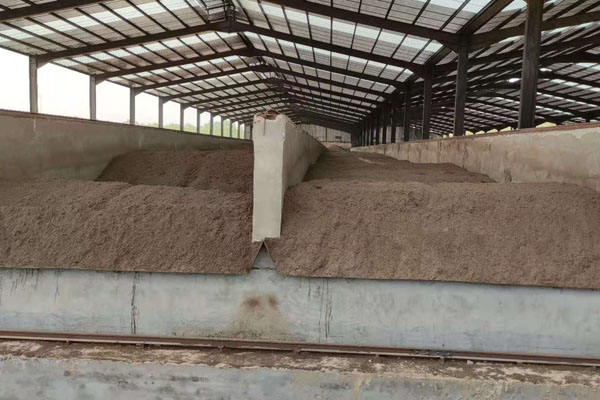 如何將牛糞制作成有機(jī)肥？